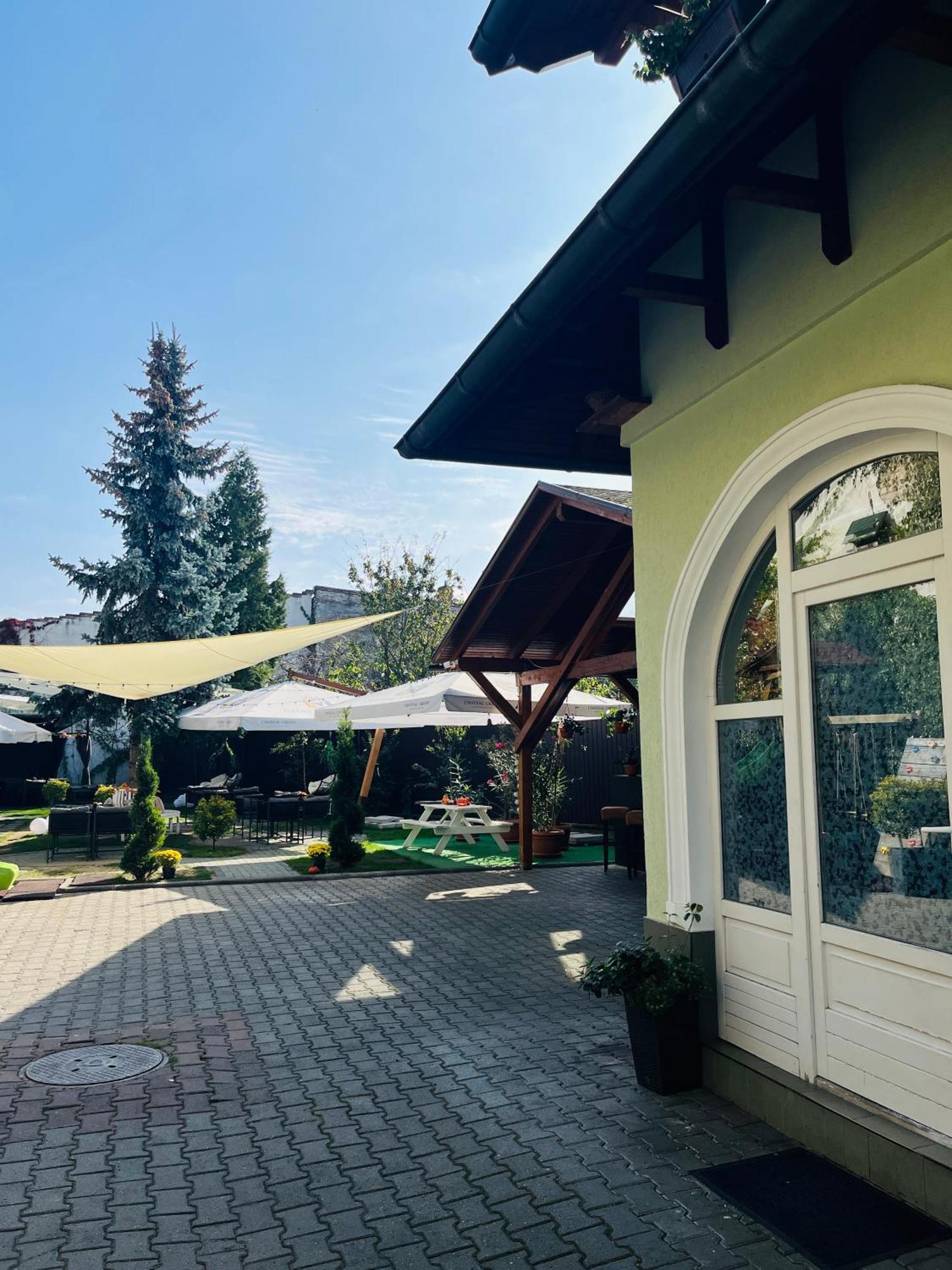 Pensiunea Curtea Bavareza Târgu-Mureş Esterno foto