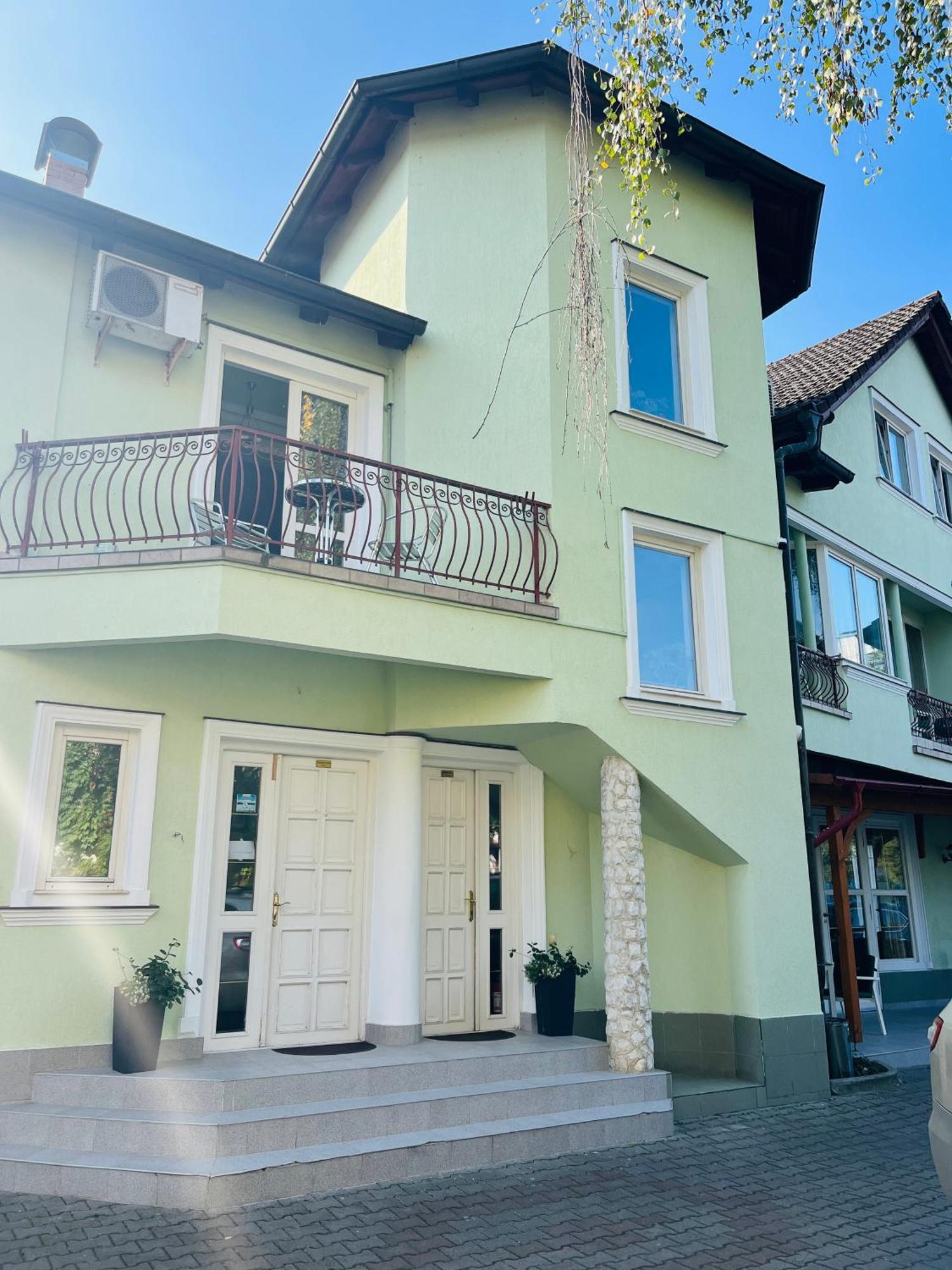 Pensiunea Curtea Bavareza Târgu-Mureş Esterno foto