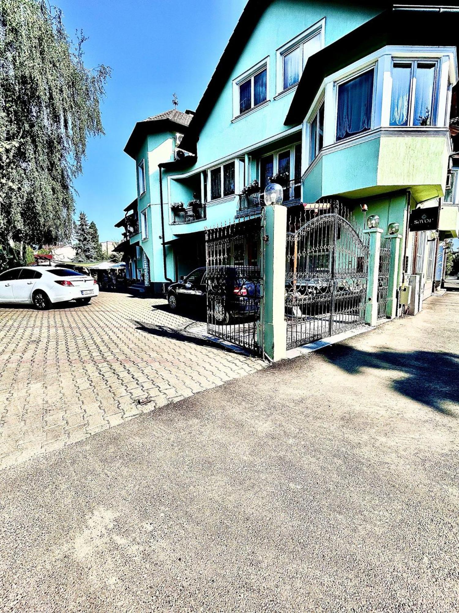 Pensiunea Curtea Bavareza Târgu-Mureş Esterno foto
